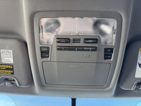 Used 2015 Toyota Highlander Limited image 31