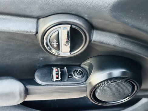 Used 2019 MINI Cooper 2-Door Hardtop image 14