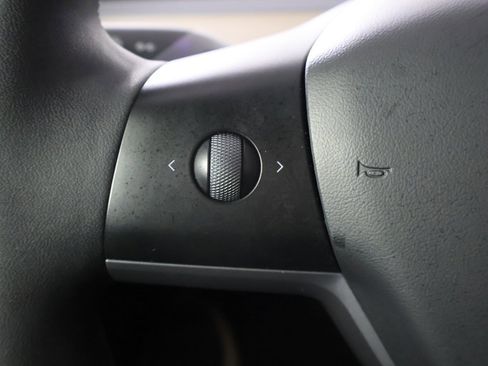 Used 2023 Tesla Model 3 Standard Range image 40