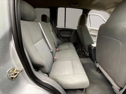Used 2005 Jeep Liberty Sport image 24