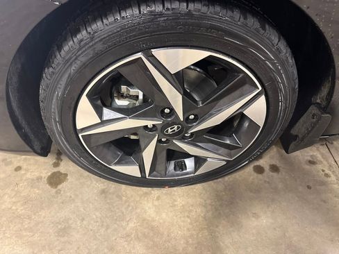 Used 2023 Hyundai Elantra SEL w/ Convenience Package image 28