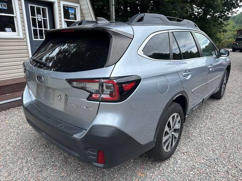 Used 2022 Subaru Outback Premium AWD/4WD image 5