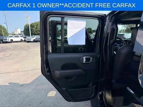Used 2023 Jeep Wrangler Unlimited Sahara AWD/4WD image 23