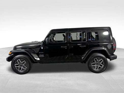 Used 2024 Jeep Wrangler Unlimited Sahara AWD/4WD image 11