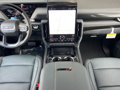 New 2026 GMC Yukon AT4 AWD/4WD image 10
