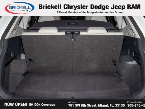 Used 2019 Volkswagen Tiguan SE w/ Panoramic Sunroof Package image 9