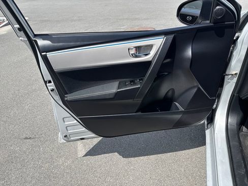 Used 2016 Toyota Corolla LE FWD image 23