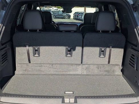 New 2026 Chevrolet Traverse Z71 w/ Enhanced Driving Package AWD/4WD image 8