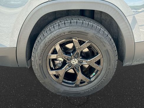 Used 2024 Volkswagen Atlas Peak Edition SEL AWD/4WD image 20