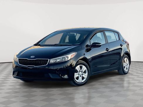 Used 2017 Kia Forte LX image 1