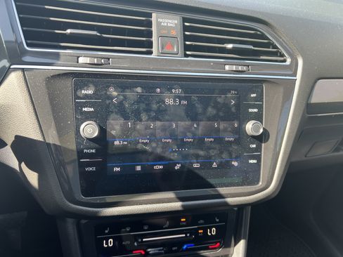 Certified 2023 Volkswagen Tiguan SE w/ Panoramic Sunroof Package FWD image 20