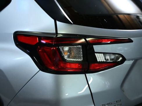 Used 2024 Subaru Crosstrek 2.5i Limited w/ Crosstrek Mirror Package image 17