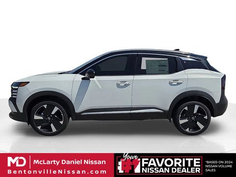 Used 2025 Nissan Kicks SR AWD/4WD image 3