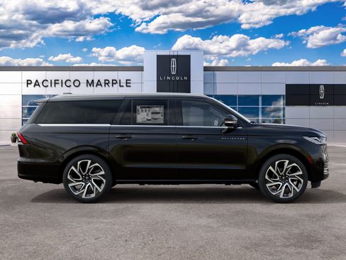 New 2027 Lincoln Navigator L Black Label AWD/4WD image 5