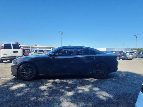Used 2015 Dodge Charger R/T w/ Plus Group RWD image 2