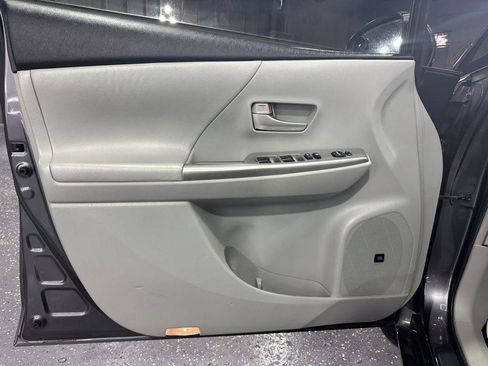 Used 2013 Toyota Prius V Five image 12