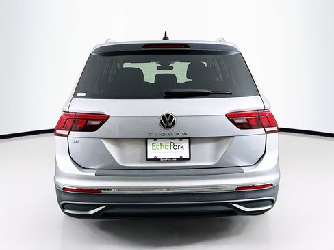 Used 2024 Volkswagen Tiguan SE image 7