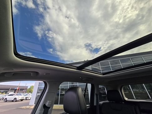 Used 2023 Jeep Grand Cherokee 4WD 4xe image 22