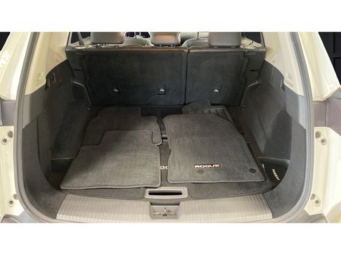 Used 2021 Nissan Rogue Platinum FWD image 27