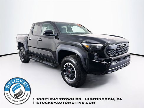 Used 2024 Toyota Tacoma TRD Off-Road AWD/4WD image 1