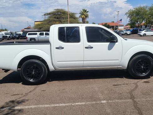 Used 2019 Nissan Frontier SV RWD image 12