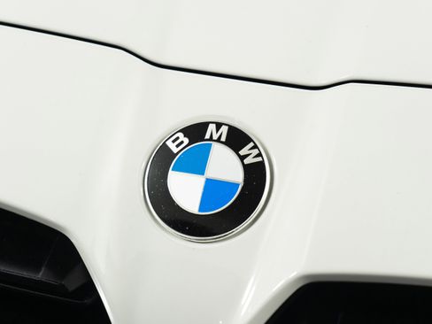 Used 2024 BMW M4 Competition image 25