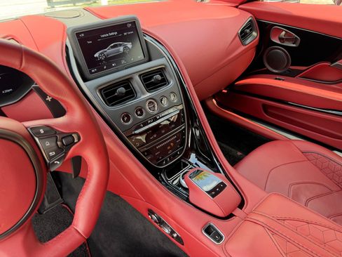 Used 2020 Aston Martin DBS Superleggera RWD image 41