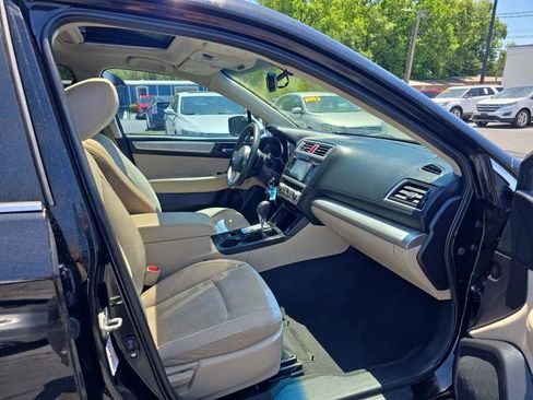 Used 2017 Subaru Outback 2.5i Premium AWD/4WD image 14