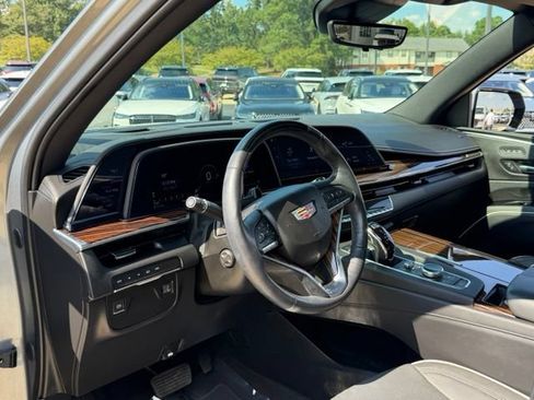 Used 2023 Cadillac Escalade Premium Luxury AWD/4WD image 6