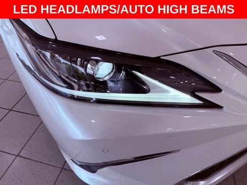 Certified 2020 Lexus ES 300h w/ Premium Package FWD image 9