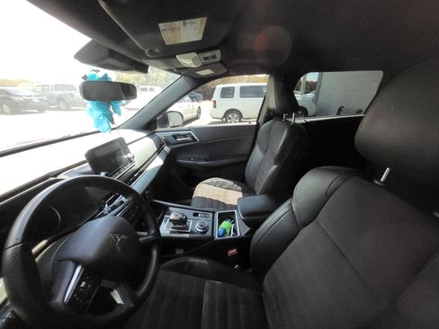 Used 2022 Mitsubishi Outlander SE AWD/4WD image 10