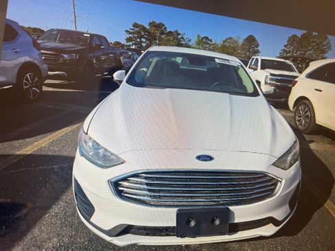 Used 2019 Ford Fusion SE image 13