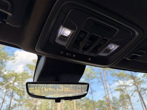 Used 2025 GMC Sierra 3500 Denali Ultimate image 28