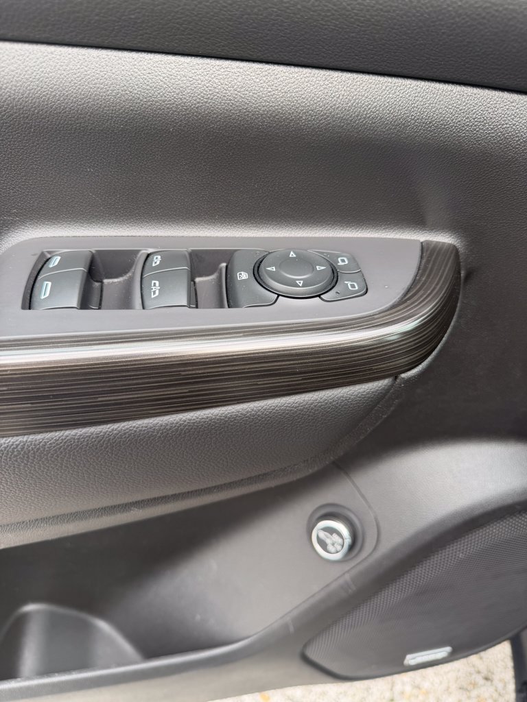 Used 2021 GMC Acadia SLT w/ Elevation Edition AWD/4WD image 9