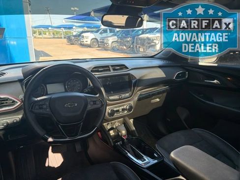 Used 2023 Chevrolet TrailBlazer RS w/ Sun and Liftgate Package FWD image 8