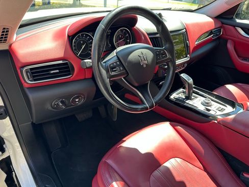 Used 2022 Maserati Levante GT AWD/4WD image 19