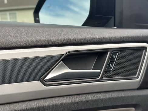 Used 2023 Volkswagen Atlas Cross Sport SEL R-Line image 20