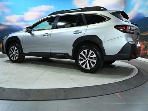 Used 2025 Subaru Outback Premium w/ Popular Package #1A image 6