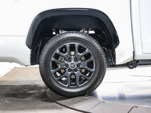 Used 2024 Toyota Tundra Platinum AWD/4WD image 7