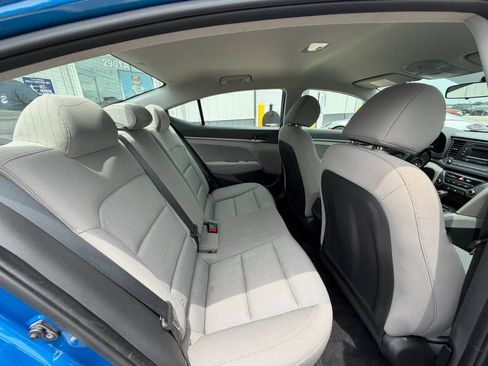 Used 2018 Hyundai Elantra SE FWD image 16