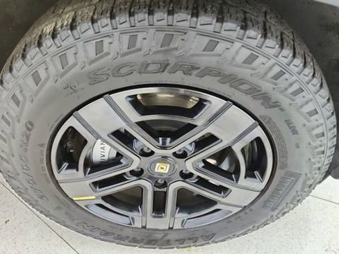 Used 2024 Rivian R1S Adventure image 59