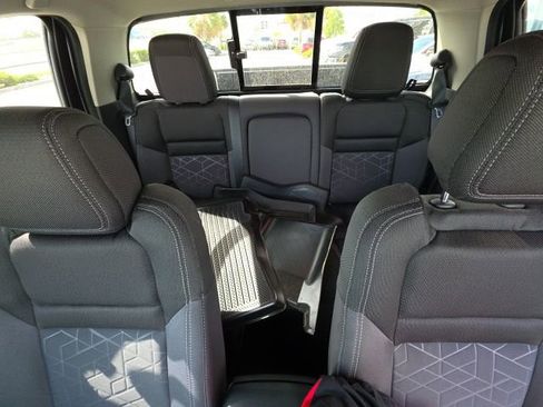 Used 2025 Nissan Frontier SV w/ SV Convenience Package AWD/4WD image 23