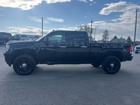 Used 2011 GMC Sierra 2500 Denali w/ Suspension Package, Off-Road AWD/4WD image 12