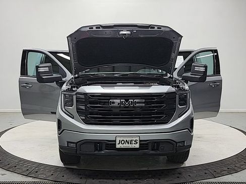 Used 2023 GMC Sierra 1500 Elevation w/ Preferred Package AWD/4WD image 10