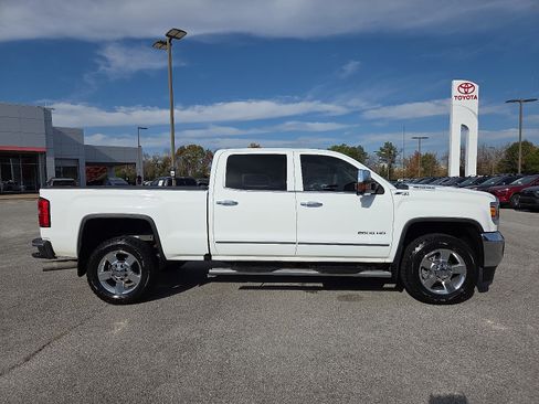 Used 2016 GMC Sierra 2500 SLT w/ Duramax Plus Package image 6