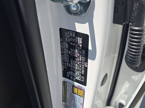 New 2026 Kia Niro EX FWD image 32
