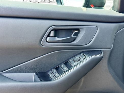 Used 2026 Nissan Rogue S FWD image 16