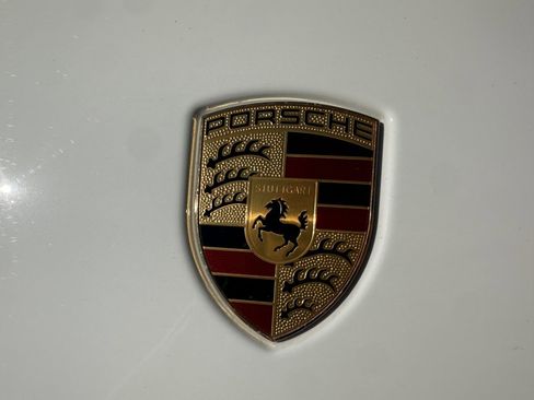 Used 2022 Porsche Cayenne Platinum Edition image 19