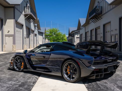 Used 2019 McLaren Senna RWD image 4