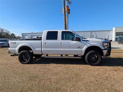 Used 2013 Ford F250 Lariat w/ Lariat Ultimate Pkg image 2